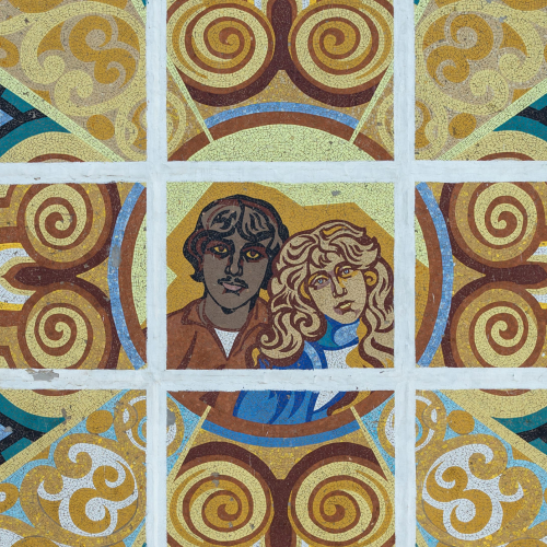 Yalangochlang Onam oglining koptoklarini tirnadi